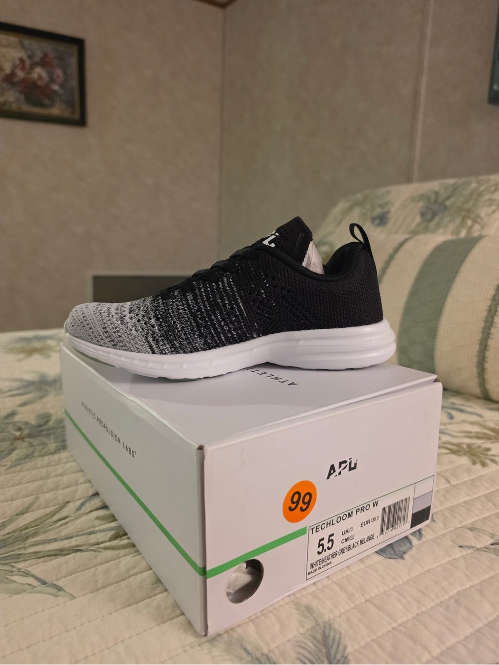 APL TechLoom Pro W Knit Sneaker in Black & White Gradient